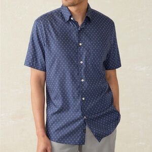 Faherty Short Sleeve Movement Monterey Button‎ Up Shirt Navy Dusk Diamond Print